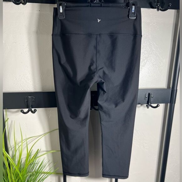Old Navy High-Waisted PowerSoft Crop Leggings Black Size Medium - Picture 5 of 16